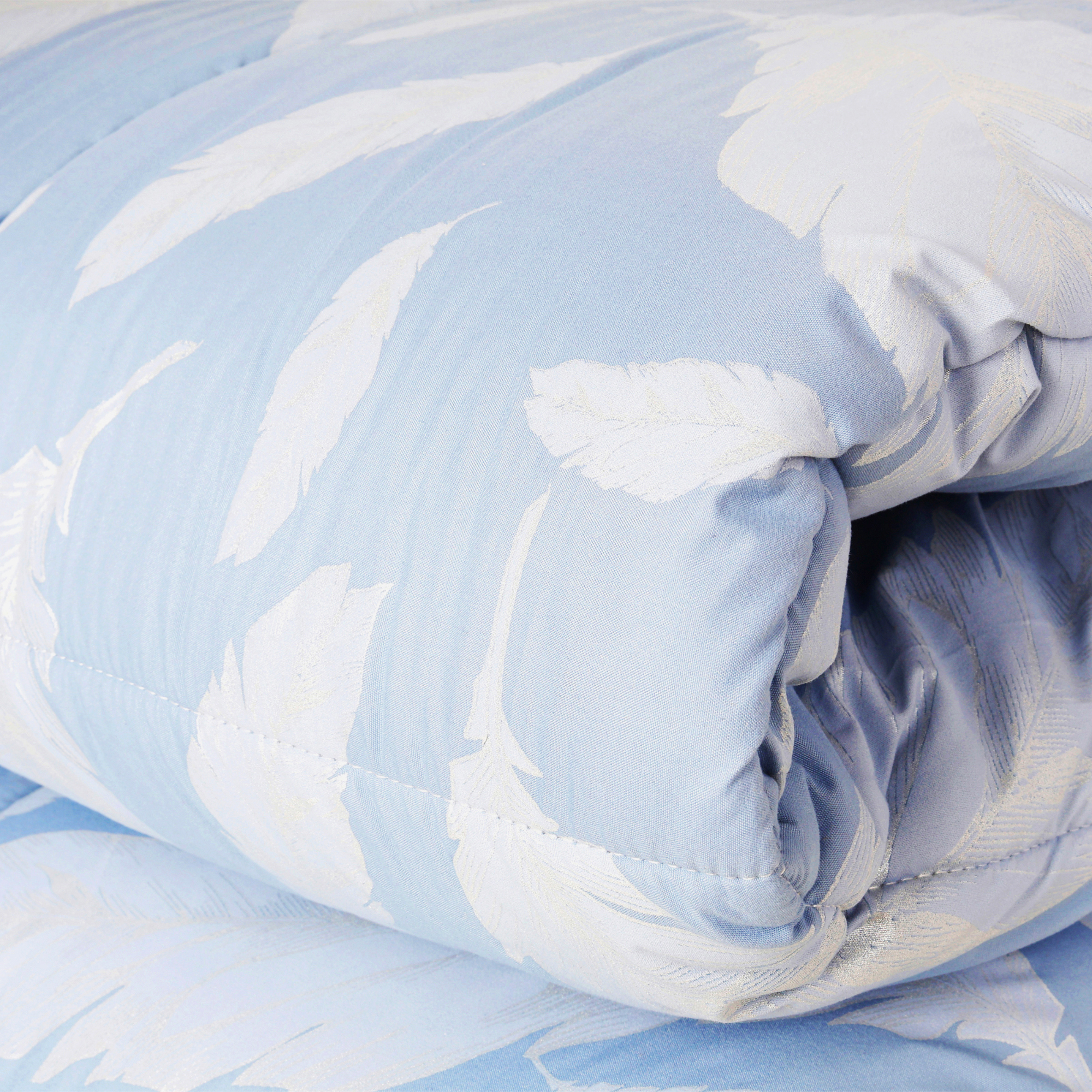 Trapunta Matrimoniale Perla 260x270 cm con Cuscino Coordinato – Raso di Microfibra Jaquard Morbidissimo, Imbottitura 350 g/m² – Collezione Autunno Inverno – Prodotto Italiano