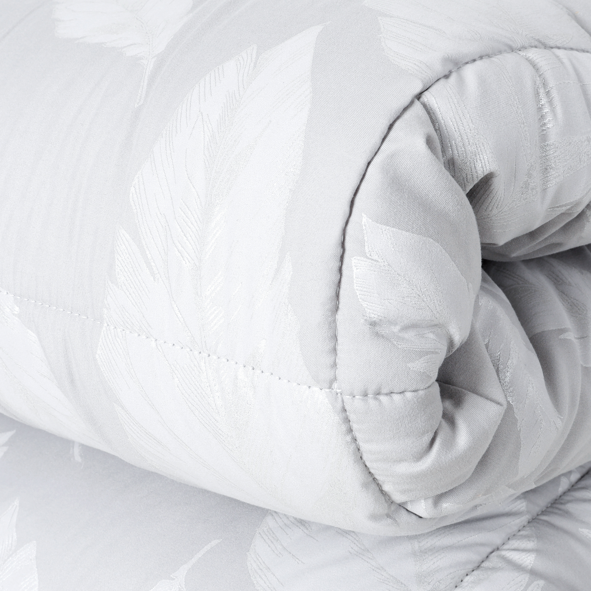 Trapunta Matrimoniale Perla 260x270 cm con Cuscino Coordinato – Raso di Microfibra Jaquard Morbidissimo, Imbottitura 350 g/m² – Collezione Autunno Inverno – Prodotto Italiano