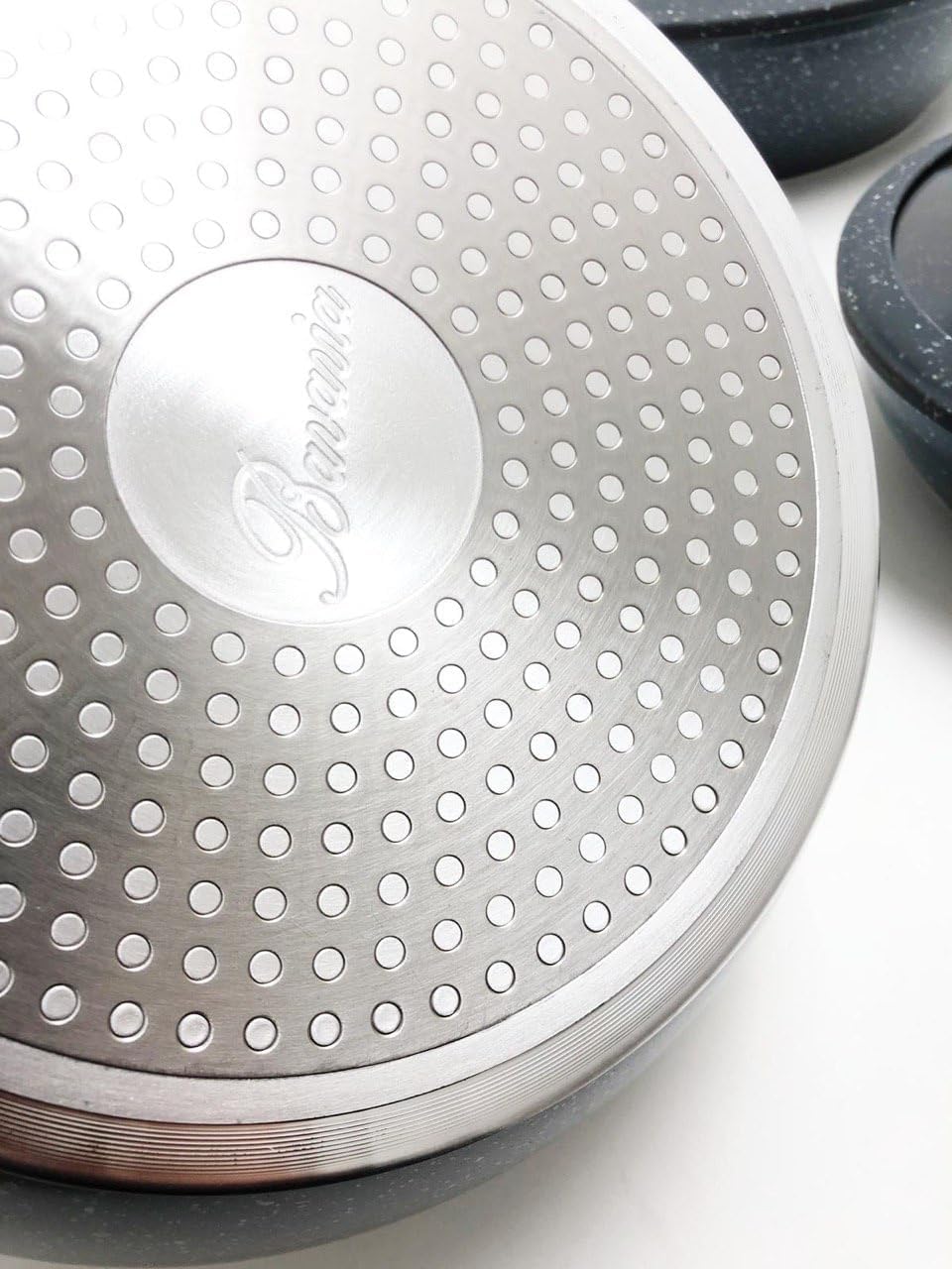 Tris Pentole Bavaria in pietra lavica antiaderenti 3 Padelle + 3 Coperchi Pietra Lavica 20-24-28cm, in Pietra Lavica, Adatto a piano a Gas e a Induzione, Padelle e Coperchi