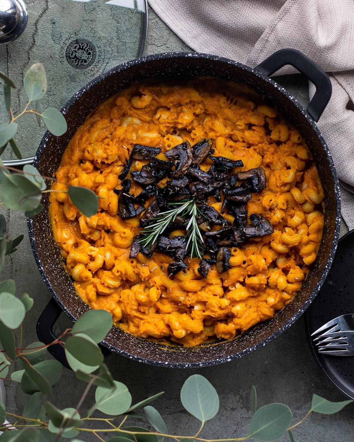 Pentola Tegame Royalty Line in Alluminio con Rivestimento Antiaderente Teflon, Coperchio in Vetro e Acciaio Inox – Adatta a Induzione, Gas, Elettrico, Ceramica e Alogeno